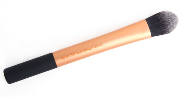 Real Techniques Essential Foundation Brush review