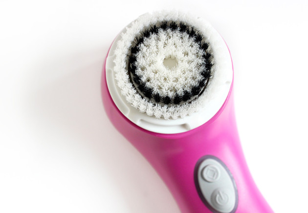 Clarisonic sensitive brush head review