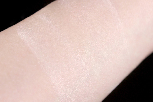 Shu Uemura Shupette Pampearl-Me Face Powder swatch review