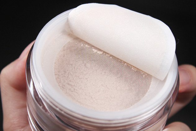 shu uemura shupette pampearl-me face powder review