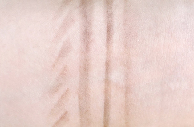 Hourglass Arch Brow Pencil Ash swatch review