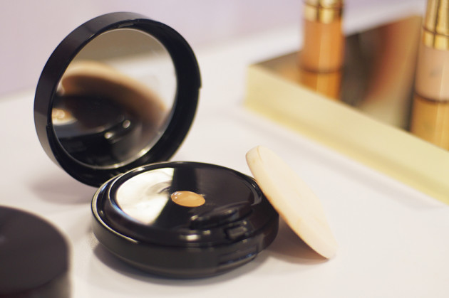 Estee Lauder Double Wear Makeup To Go review