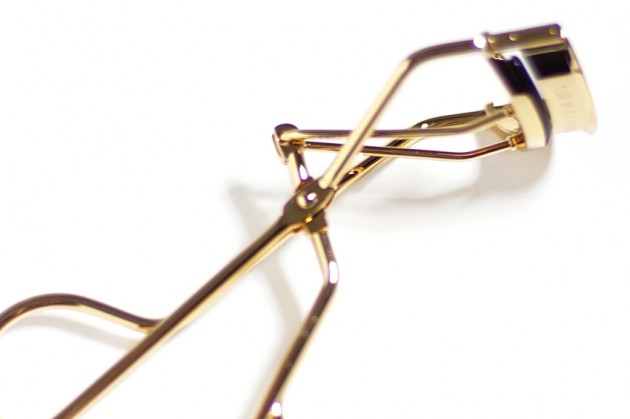 shu uemura gold eyelash curler review