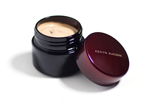 Kevyn Aucoin Sensual Skin Enhancer SX02 review swatches