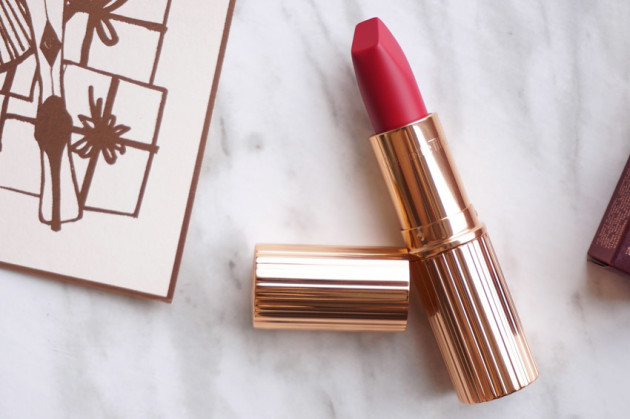 charlotte-tilbury-the-queen-matte-revolution-review