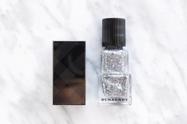 burberry-beauty-silver-glitter-nail-review