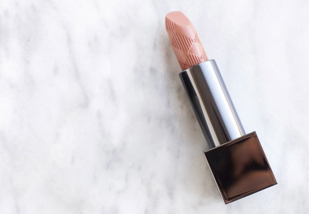 burberry-kisses-nude-beige-review