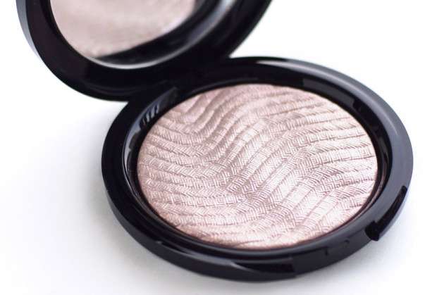 mufe-pro-light-fusion-highlighter-golden-pink-review-swatches-photos