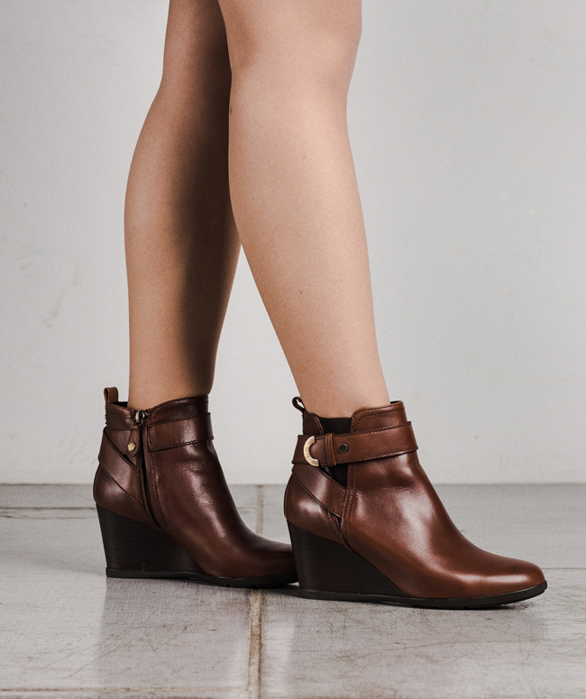 Comfy 2024 wedge booties