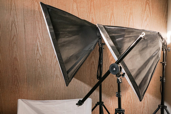 How to set up lights for small product photography